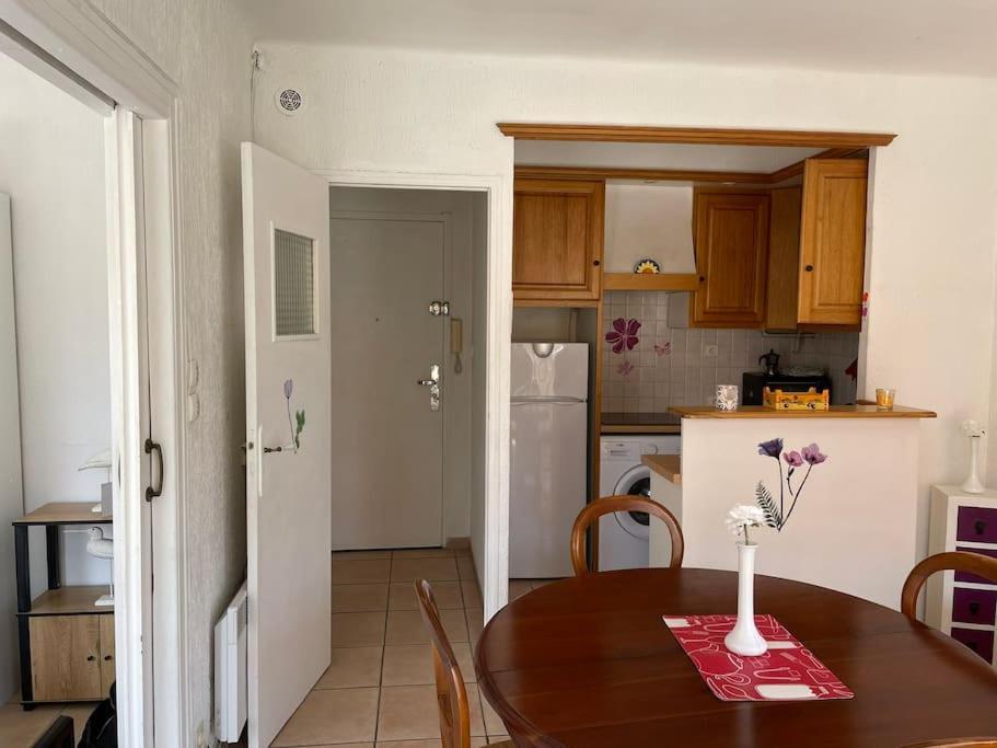 Studio A Sanary-Sur-Mer Avec Balcon A 200M Du Port מראה חיצוני תמונה
